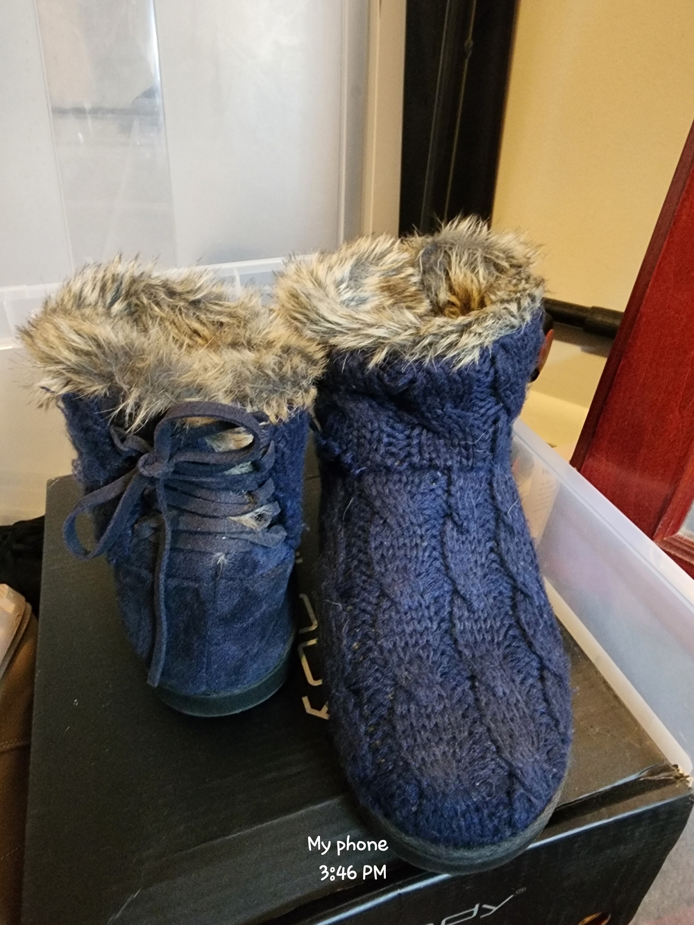 Cozy Navy Knit Faux-Fur Lined Slippers